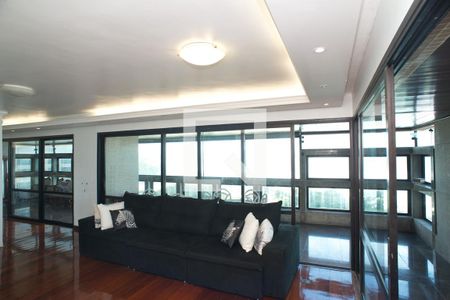 Sala de apartamento à venda com 4 quartos, 330m² em Barra da Tijuca, Rio de Janeiro