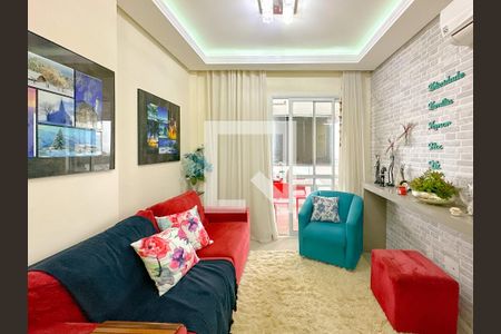 Sala de TV de apartamento para alugar com 3 quartos, 70m² em Areias, São José