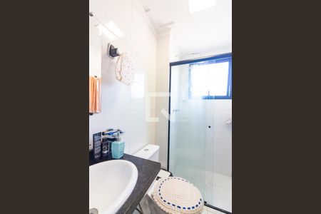 Banheiro  de apartamento para alugar com 2 quartos, 48m² em Santa Maria, Osasco