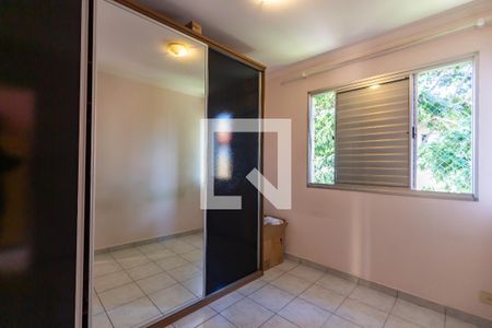 Quarto 1 de apartamento para alugar com 2 quartos, 45m² em Ayrosa, Osasco