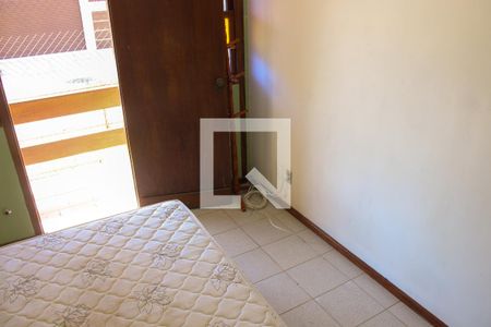 Sala de casa de condomínio para alugar com 2 quartos, 70m² em Ogiva, Cabo Frio