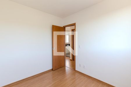 Quarto 1 de apartamento à venda com 2 quartos, 44m² em Cavalhada, Porto Alegre