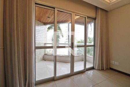 Sacada de apartamento para alugar com 3 quartos, 100m² em Martins, Uberlândia