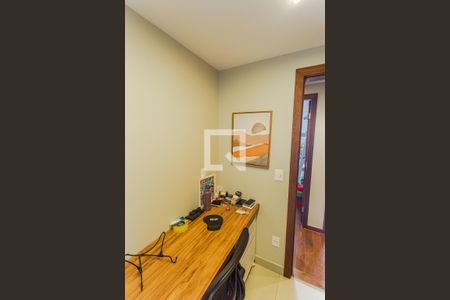 Escritório de apartamento para alugar com 3 quartos, 100m² em Carmo, Belo Horizonte