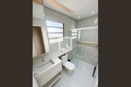 Banheiro de casa à venda com 3 quartos, 195m² em Rochdale, Osasco