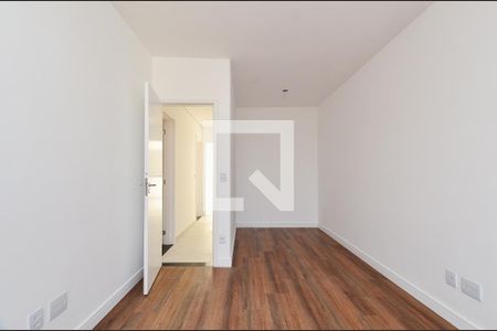 Suíte de apartamento à venda com 3 quartos, 90m² em Sagrada Família, Belo Horizonte