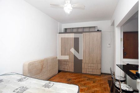Studio - Sala / Quarto de kitnet/studio à venda com 1 quarto, 33m² em Azenha, Porto Alegre