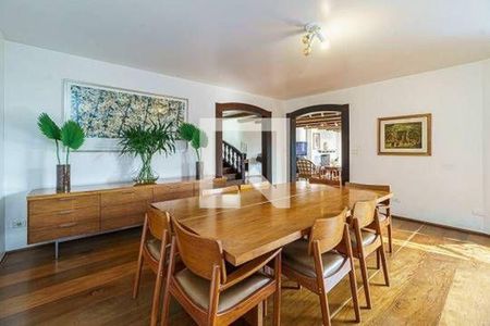 Casa à venda com 4 quartos, 750m² em Vila Tramontano, São Paulo