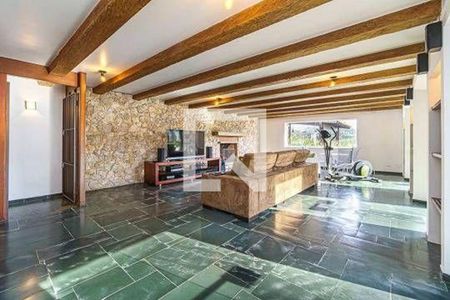 Casa à venda com 4 quartos, 750m² em Vila Tramontano, São Paulo