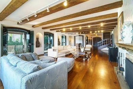 Casa à venda com 4 quartos, 750m² em Vila Tramontano, São Paulo