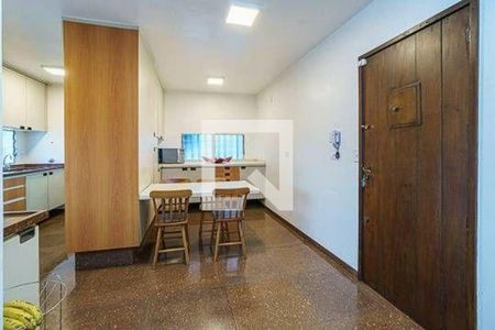 Casa à venda com 4 quartos, 750m² em Vila Tramontano, São Paulo