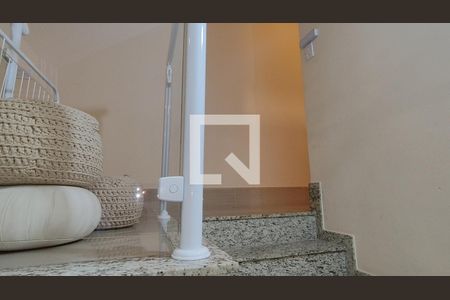 Casa à venda com 3 quartos, 145m² em Parque Maria Domitila, São Paulo