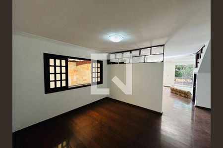 Casa à venda com 3 quartos, 250m² em Vila Sonia, São Paulo