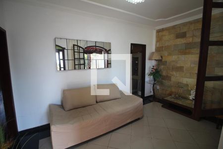 Sala de casa à venda com 3 quartos, 290m² em Barreiro, Belo Horizonte