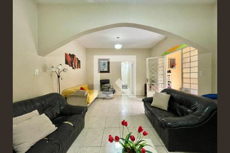 Casa para alugar com 3 quartos, 200m² em Renascença, Belo Horizonte