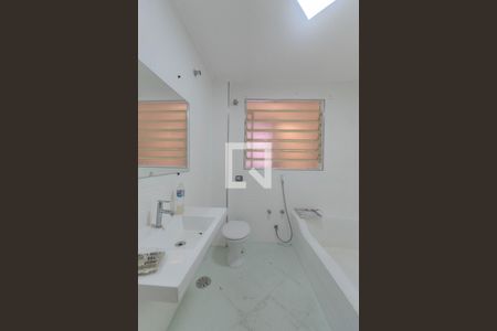 Banheiro de apartamento à venda com 1 quarto, 73m² em República, São Paulo