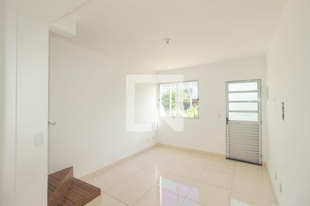 Sala de casa de condomínio para alugar com 2 quartos, 63m² em Guaratiba, Rio de Janeiro