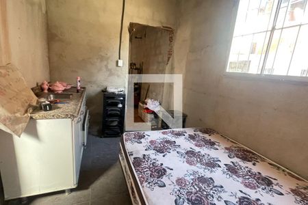 Quarto de casa para alugar com 2 quartos, 210m² em São Bento, Duque de Caxias