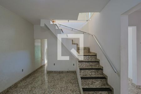 Casa à venda com 3 quartos, 300m² em Parque Xangri-lá, Contagem