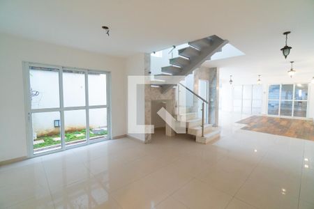 Sala de casa à venda com 3 quartos, 350m² em Planalto Paulista, São Paulo