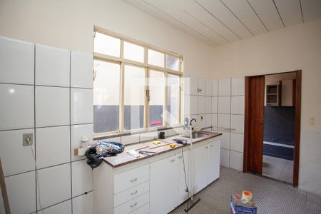 Cozinha e Área de Serviço de casa à venda com 5 quartos, 251m² em Água Branca, Contagem