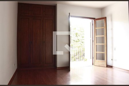Quarto de casa à venda com 4 quartos, 500m² em Vila Cordeiro, São Paulo