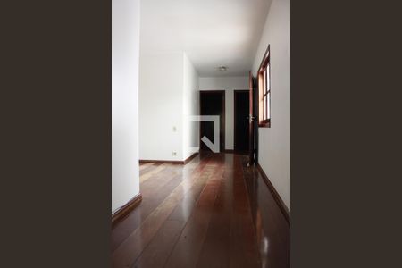 Corredor de casa à venda com 4 quartos, 500m² em Vila Cordeiro, São Paulo