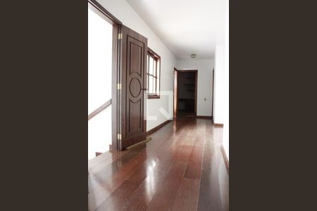 Corredor de casa à venda com 4 quartos, 500m² em Vila Cordeiro, São Paulo
