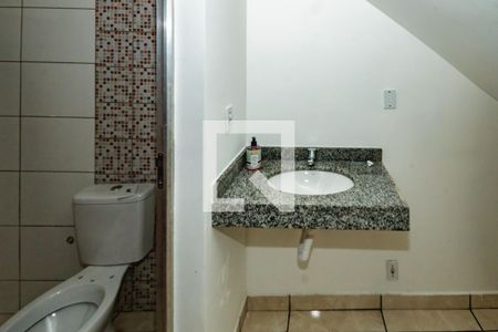 Banheiro social  de casa de condomínio à venda com 2 quartos, 99m² em São Benedito, Belo Horizonte