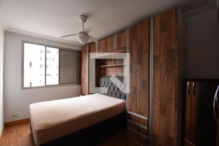 Quarto 2 de apartamento para alugar com 2 quartos, 64m² em Centro, Curitiba