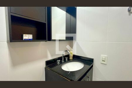 Banheiro de kitnet/studio à venda com 1 quarto, 30m² em Pinheiros, São Paulo