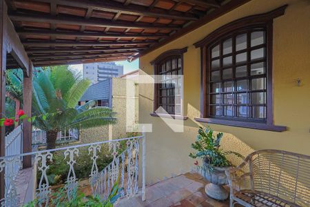 Casa à venda com 4 quartos, 300m² em Mangabeiras, Belo Horizonte