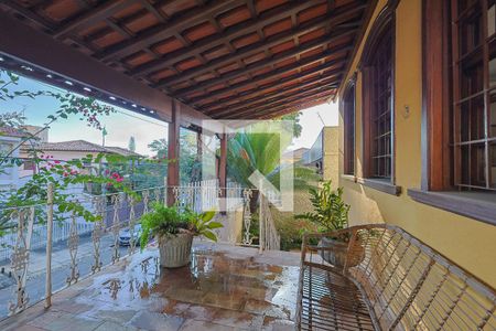 Casa à venda com 4 quartos, 300m² em Mangabeiras, Belo Horizonte