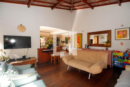 Sala de casa à venda com 6 quartos, 250m² em Vila Madalena, São Paulo