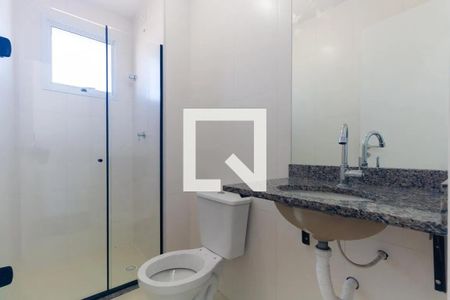 Banheiro de apartamento para alugar com 1 quarto, 21m² em Jardim Avelino, São Paulo