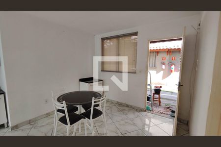 Sala de Estar / Jantar de casa de condomínio para alugar com 2 quartos, 55m² em Vila Cristina, Ferraz de Vasconcelos