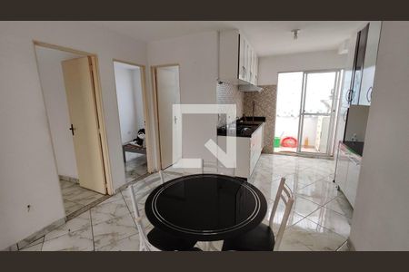Sala de Estar / Jantar de casa de condomínio para alugar com 2 quartos, 55m² em Vila Cristina, Ferraz de Vasconcelos