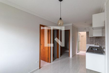 Sala e Cozinha  de apartamento para alugar com 2 quartos, 42m² em Vila Carmosina, São Paulo