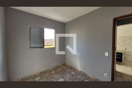 Quarto 01 de apartamento para alugar com 2 quartos, 42m² em Vila Ursulina, Itaquaquecetuba