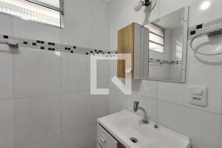 Banheiro de apartamento à venda com 1 quarto, 66m² em Centro, Campinas