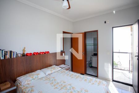 Quarto Suíte de casa à venda com 3 quartos, 80m² em Bairro Tropical, Contagem
