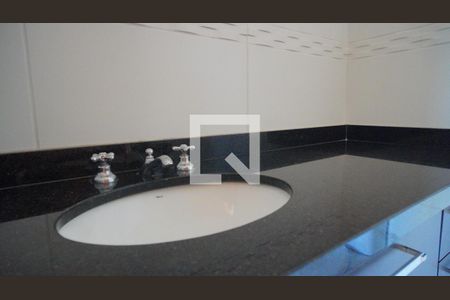 Banheiro 1 de apartamento para alugar com 2 quartos, 65m² em Jardim Europa, Porto Alegre