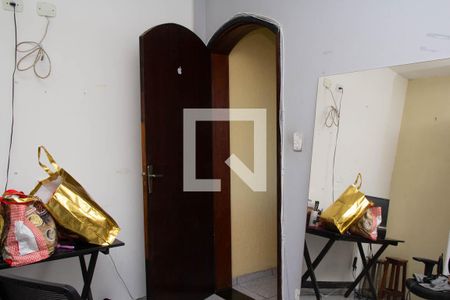 Casa à venda com 3 quartos, 220m² em Jardim Nice, São Paulo