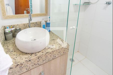 Banheiro  de apartamento à venda com 2 quartos, 54m² em Campestre, Santo André