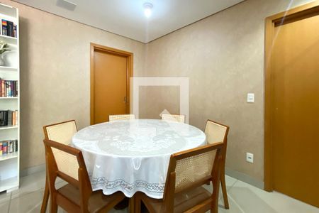 Sala de Jantar de apartamento à venda com 4 quartos, 126m² em Buritis, Belo Horizonte