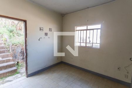 Sala de casa para alugar com 2 quartos, 70m² em Santo Andre, Belo Horizonte