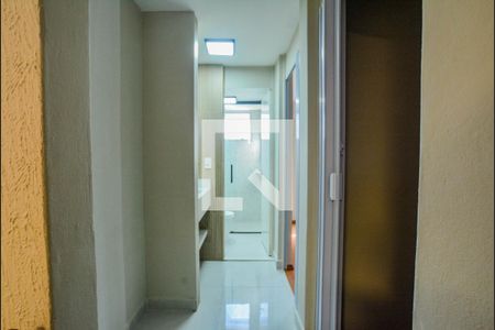 Corredor de apartamento para alugar com 2 quartos, 55m² em Cadeia Nova, Santo André