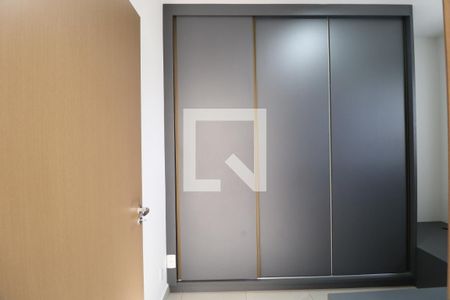 Quarto 1 de apartamento para alugar com 2 quartos, 54m² em Jaraguá, Uberlândia
