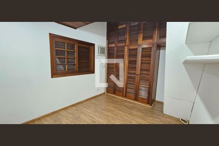 Casa à venda com 5 quartos, 284m² em Jardim Morumbi, São Paulo