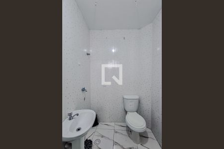 Banheiro de kitnet/studio para alugar com 1 quarto, 28m² em Sé, São Paulo